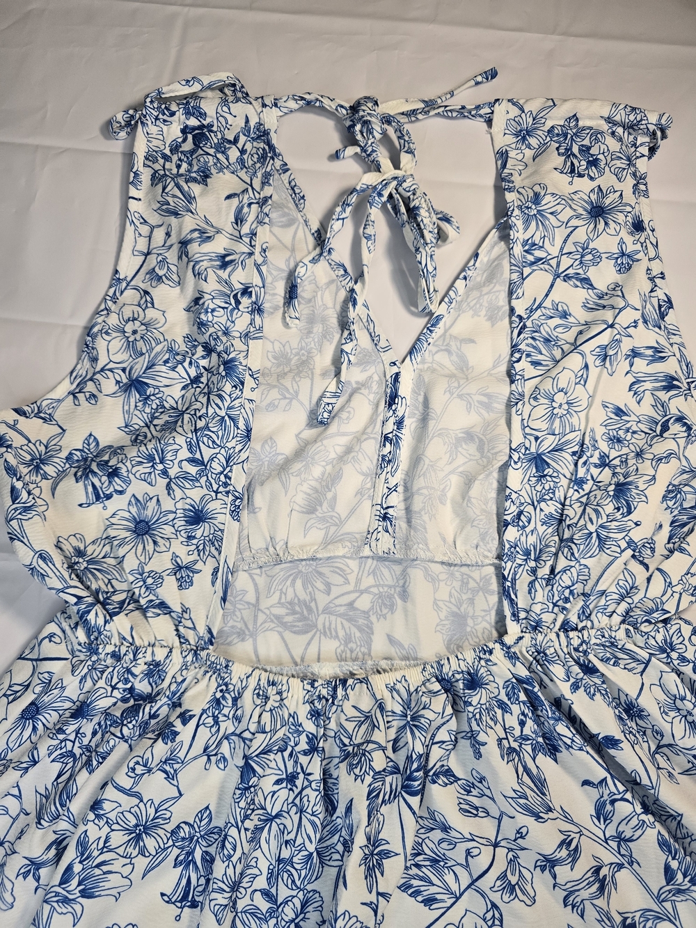 SHEIN Blue and White Floral Tie-Back Peplum Tank NWOT - Picture 11 of 15